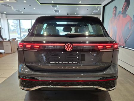 2026-Volkswagen-Tiguan-14TSI-R-Line_3