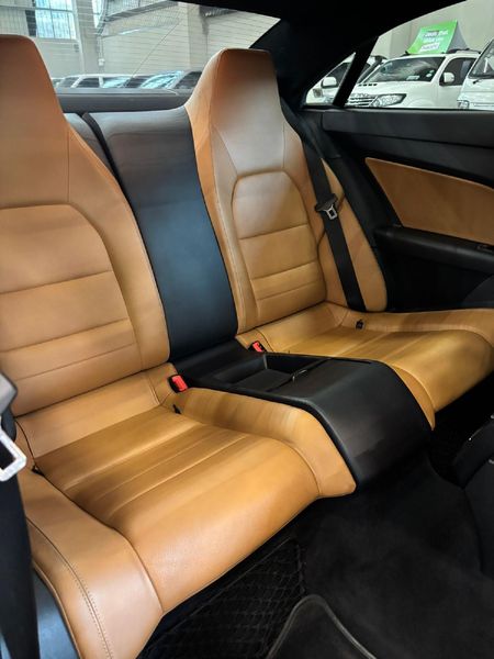 2012-Mercedes-Benz-E-Class-E-250-CGi-Coupe_11