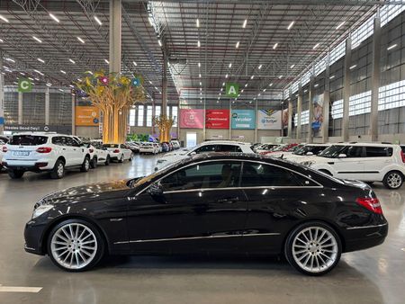 2012-Mercedes-Benz-E-Class-E-250-CGi-Coupe_5