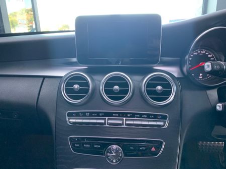 2018-Mercedes-Benz-C-Class-C-220-Bluetec-AMG-Line-Auto_14