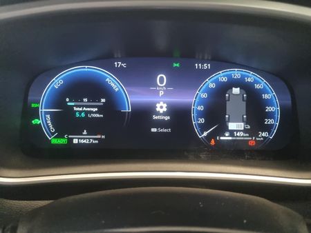 2026-Toyota-Corolla-Cross-18-XR-Hybrid_10