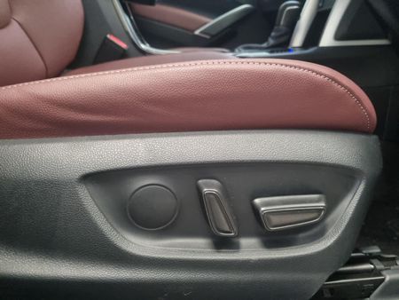 2026-Toyota-Corolla-Cross-18-XR-Hybrid_15