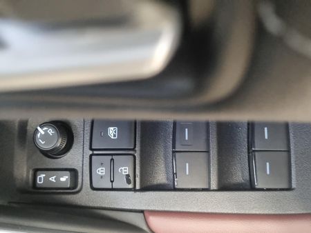 2026-Toyota-Corolla-Cross-18-XR-Hybrid_21
