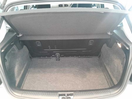 2026-Volkswagen-Polo-Vivo-14-Life_9