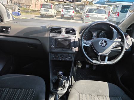 2017-Volkswagen-Polo-GP-12-TSI-Trendline-66kW_10
