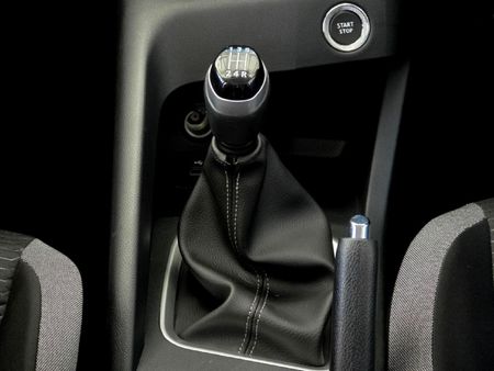 2026-Nissan-Magnite-10T-Acenta_21
