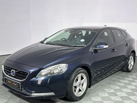 2015-Volvo-V40-T3-Kinetic_0