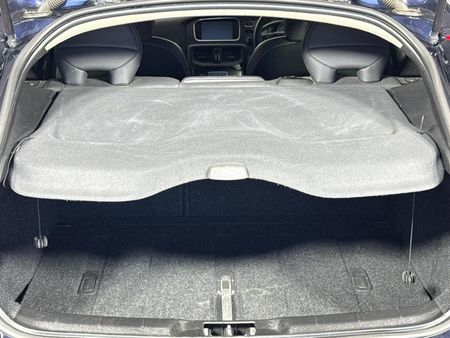 2015-Volvo-V40-T3-Kinetic_14
