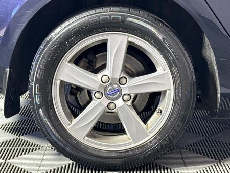 2015-Volvo-V40-T3-Kinetic_18