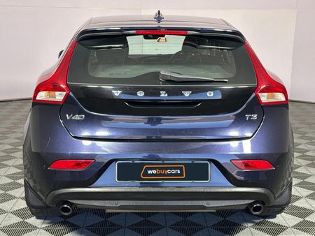 2015-Volvo-V40-T3-Kinetic_4