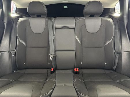 2015-Volvo-V40-T3-Kinetic_8