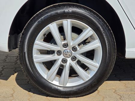 2020-Volkswagen-Polo-Vivo-16-Comfortline-Auto-5-dr_9