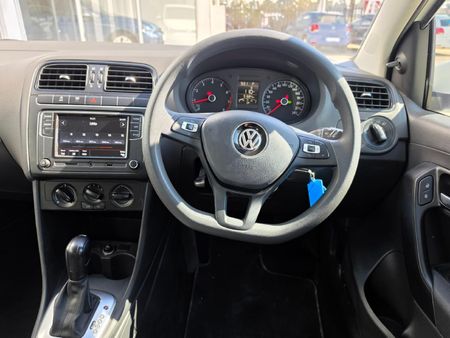 2020-Volkswagen-Polo-Vivo-16-Comfortline-Auto-5-dr_12