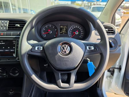 2020-Volkswagen-Polo-Vivo-16-Comfortline-Auto-5-dr_13