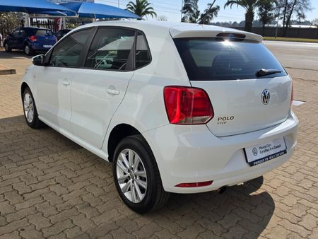 2020-Volkswagen-Polo-Vivo-16-Comfortline-Auto-5-dr_4