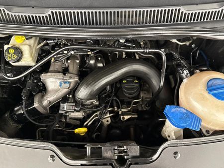 2019-Volkswagen-Transporter-20-BiTDI-Crew-Bus-LWB-132kW-4Motion-Auto_12