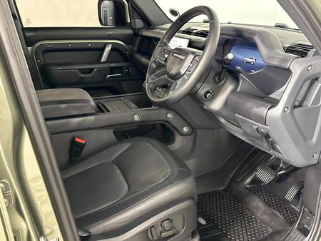 2023-Land-Rover-Defender-110-D300-HSE-X-Dynamic_10