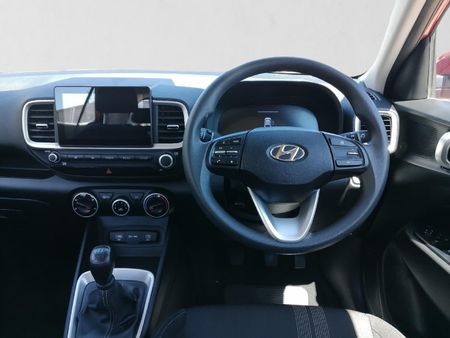 2024-Hyundai-Venue-12-Motion_13