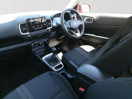 2024-Hyundai-Venue-12-Motion_18