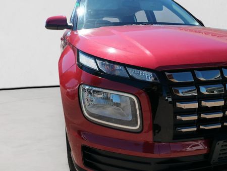 2024-Hyundai-Venue-12-Motion_8