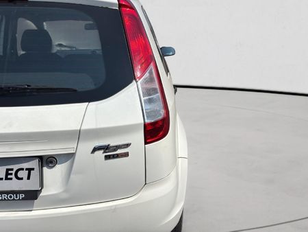 2015-Ford-Figo-14-TDCi-Ambiente_10