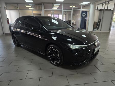 2026-Volkswagen-Golf-14-TSI-R-Line-Auto-110kw_2