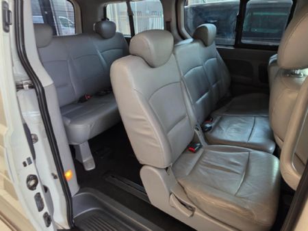 2013-Hyundai-H-1-25-CRDi-Multicab-Auto-6-seat_6