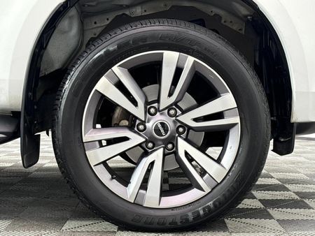 2024-Isuzu-Mu-x-30D-Onyx-4x4-Auto_15