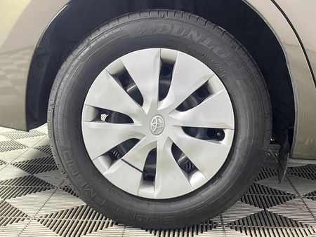 2022-Toyota-Corolla-Quest-18-Auto_18