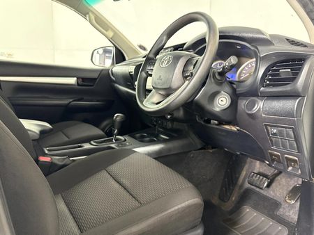 2020-Toyota-Hilux-24-GD-6-SRX-4x4-Auto-Double-Cab_10