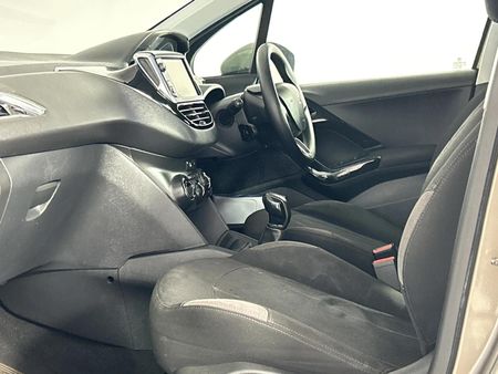 2013-Peugeot-208-12-VTi-Active-5-dr_9