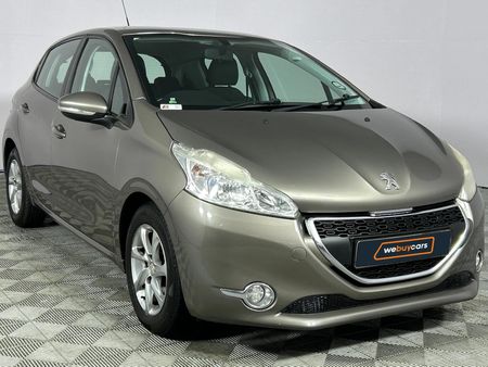 2013-Peugeot-208-12-VTi-Active-5-dr_2