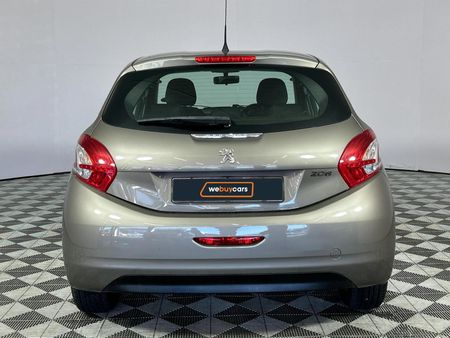 2013-Peugeot-208-12-VTi-Active-5-dr_4