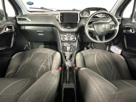2013-Peugeot-208-12-VTi-Active-5-dr_6