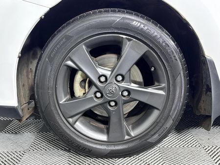 2010-Toyota-Auris-16-XS_16