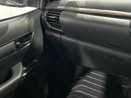 2026-Toyota-Hilux-28-GD-6-RB-Legend-55-4x4-Auto-Extended-Cab_11