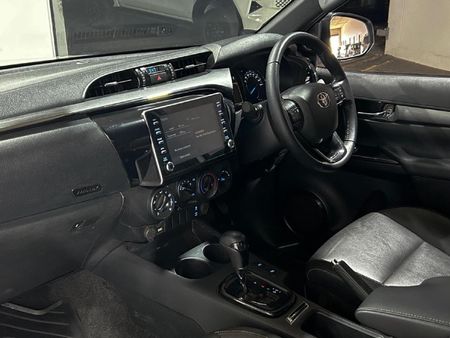 2026-Toyota-Hilux-28-GD-6-RB-Legend-55-4x4-Auto-Extended-Cab_15
