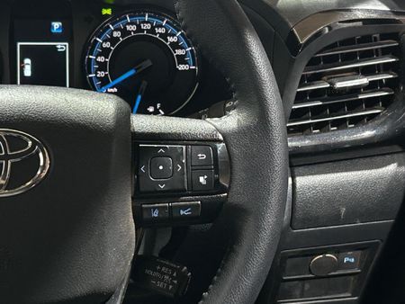 2026-Toyota-Hilux-28-GD-6-RB-Legend-55-4x4-Auto-Extended-Cab_16