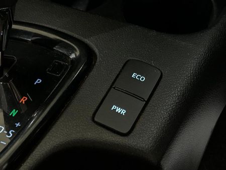 2026-Toyota-Hilux-28-GD-6-RB-Legend-55-4x4-Auto-Extended-Cab_27