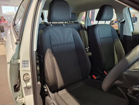 2026-Volkswagen-Polo-10-TSI_11