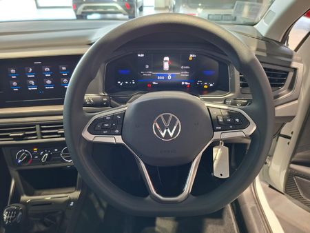 2026-Volkswagen-Polo-10-TSI_15