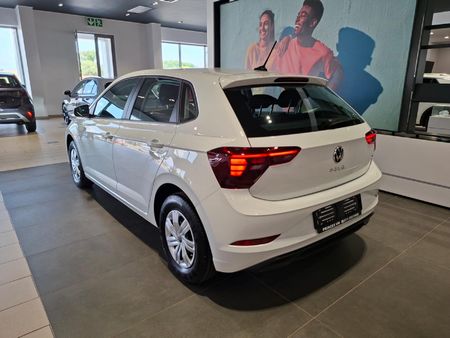 2026-Volkswagen-Polo-10-TSI_2