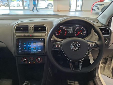 2026-Volkswagen-Polo-Vivo-16-Style_12