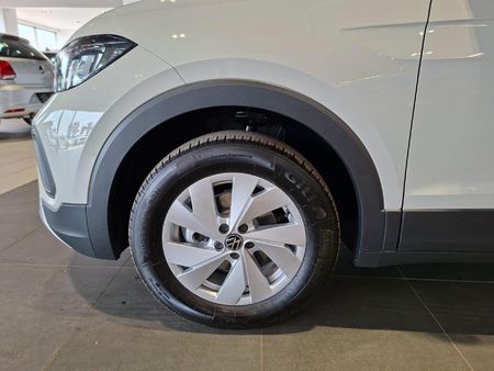 2026-Volkswagen-T-Cross-10-TSI_8