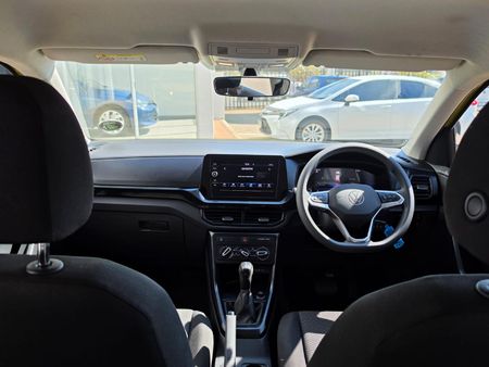2025-Volkswagen-T-Cross-10-TSI-Auto_12