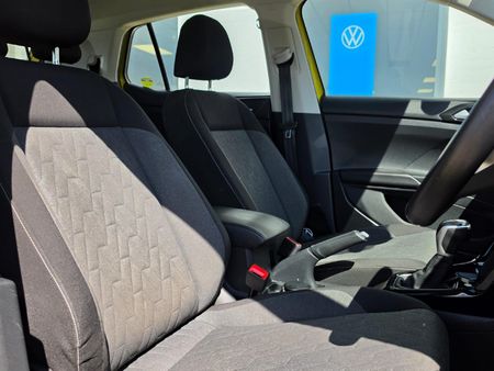 2025-Volkswagen-T-Cross-10-TSI-Life-Auto_12