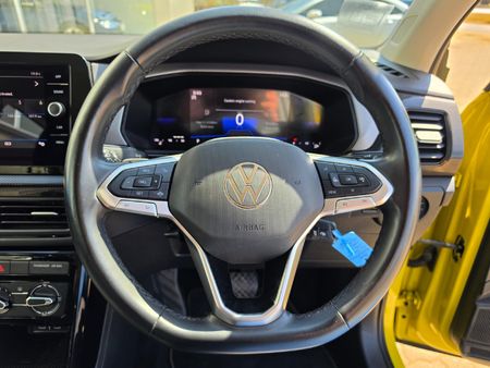 2025-Volkswagen-T-Cross-10-TSI-Life-Auto_15