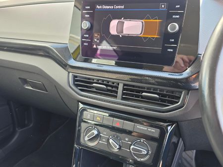 2025-Volkswagen-T-Cross-10-TSI-Life-Auto_16