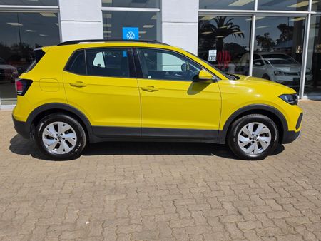 2025-Volkswagen-T-Cross-10-TSI-Life-Auto_1