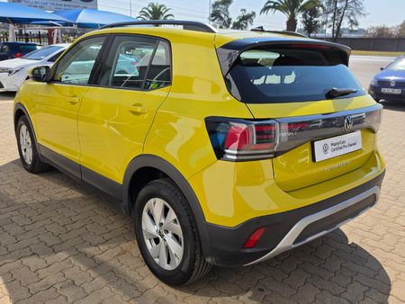 2025-Volkswagen-T-Cross-10-TSI-Life-Auto_5